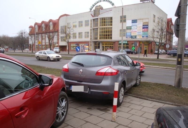 Pan Andrzej również udokumentował tak perfidne parkowanie