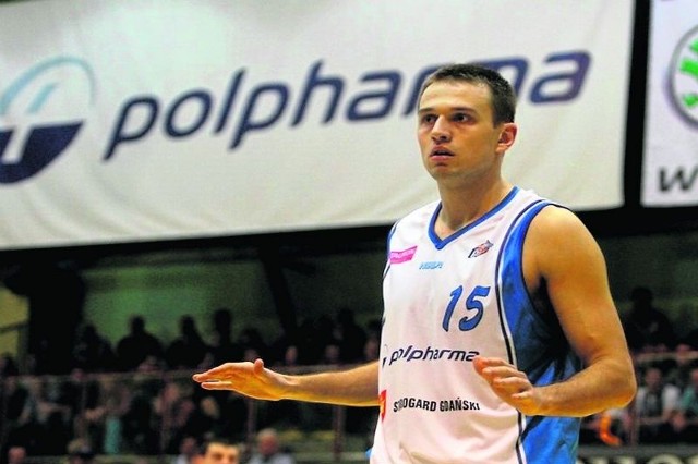Łukasz Paul powraca do Tauron Basket Ligi. 26-letni podkoszowy podpisał kontrakt na grę w Siarce Tarnobrzeg i będzie to dla niego już trzeci klub z Podkarpacia, w którym będzie grał.