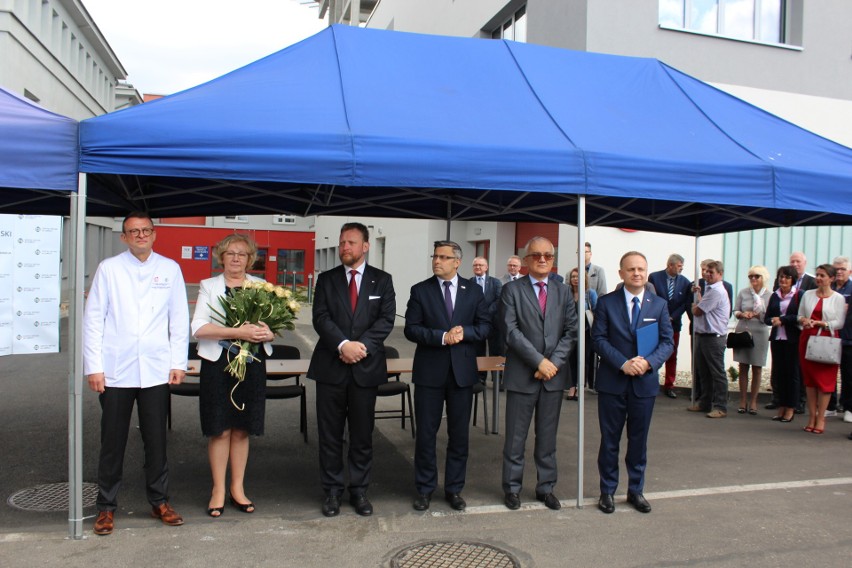 W Zabrzu otwarto Oddział Ratunkowy z lądowiskiem dla helikopterów ZDJĘCIA