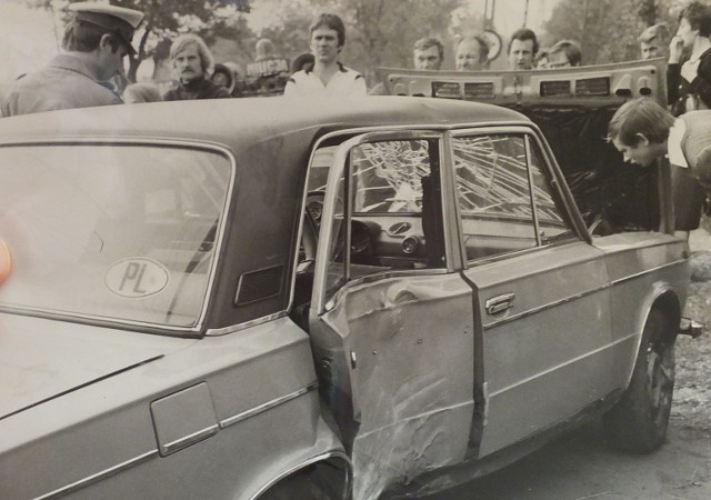 Oto kolejne zdjęcia z archiwum Gazety Współczesnej. Czy kiedyś na drogach było bezpieczniej? Wcale nie. Zobacz zdjęcia z wypadków z całego regionu.