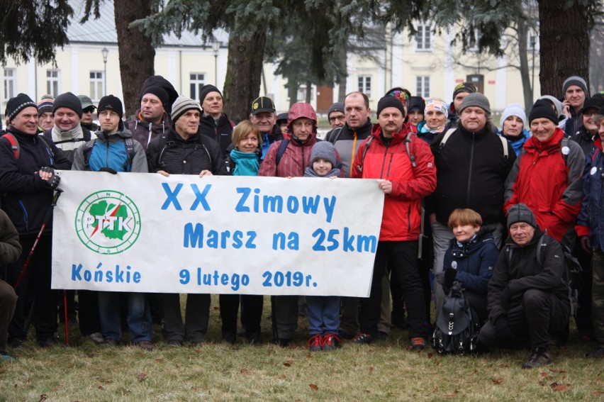 180 pasjonatów pieszych wędrówek wzięło udział w XX Zimowym Marszu. Mieli do pokonania 25 kilometrów