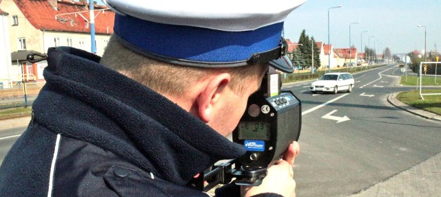 Chełmińscy policjanci uczestniczyli w działaniach „Prędkość”. W piątek skontrolowali  55 kierowców. Aż 16 z nich jechało zbyt szybko.