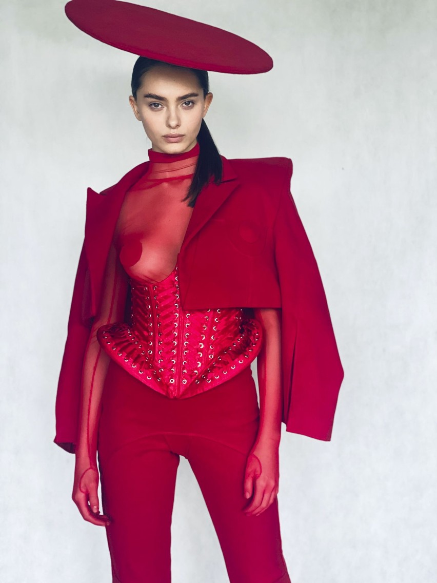 "Hot couture" jedną z finałowych kolekcji Radom Fashion Show 2022. Zobacz zdjęcia projeków