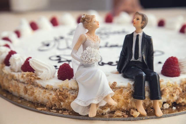 Przerażające, humorystyczne, smutne - pomysłowe torty rozwodowe. Zobacz w galerii wypieki z okazji świętowania rozpadu małżeństwa >>>>>