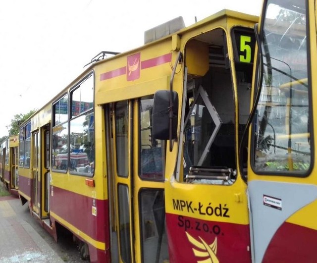 Wypadek na ul. Limanowskiego. Zderzyły się ze sobą dwa tramwaje. 6 osób rannych