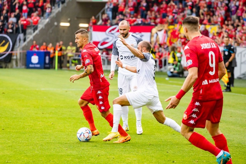 PKO Ekstraklasa. Widzew Łódź już punkt za Legią! Koncertowy mecz z Zagłębiem Lubin