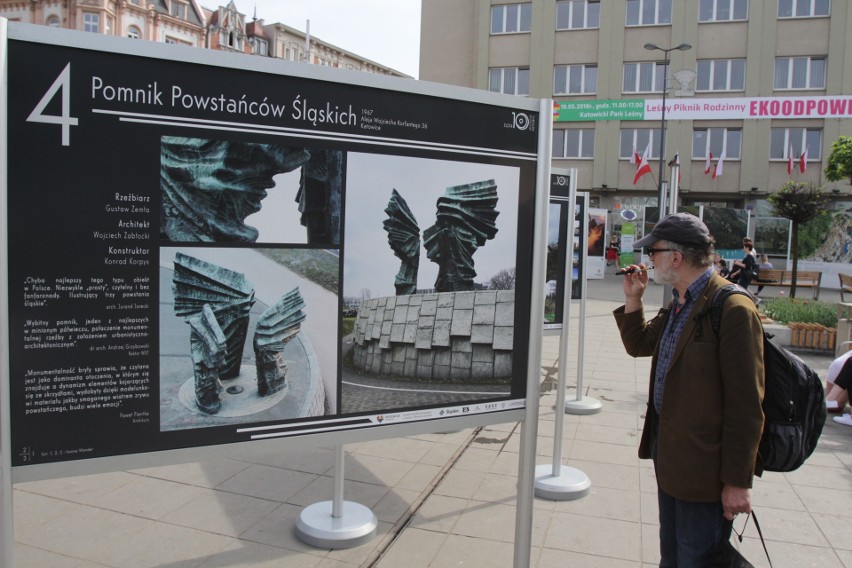 Na rynku w Katowicach została otwarta wystawa „Złota 10...