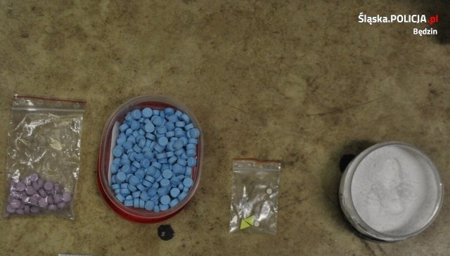Policja kryminalna w Będzinie zatrzymała dilera i narkotyki, które posiadał