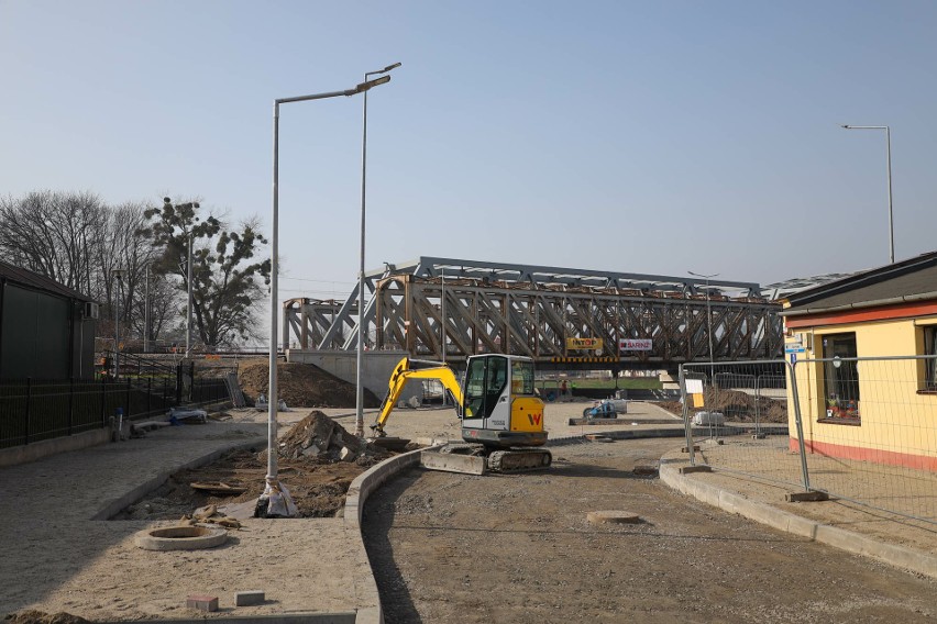 PKP: zakończenie robót drogowych pod nowym mostem w Przemyślu, przewidziane jest w marcu. Ważna zmiana dla kierowców [ZDJĘCIA]