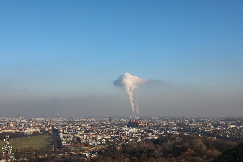 Taki widok nad Krakowem nie wróży nic dobrego. Dane...