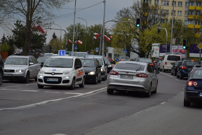 Ostrołęka. Korki w mieście. W piątek 14.05.2021 inna organizacja ruchu. Jak będzie wyglądać? Sprawdźcie!