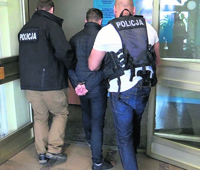 32-letni pedofil z Chorzowa został zatrzymany przez policjantów na terenie stacji paliw przy ulicy Górnośląskiej w Katowicach