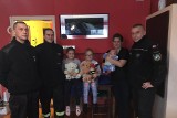  Strażacy z Lututowa na ratunek krztuszącemu się niemowlakowi. Pomoc wezwały małe dziewczynki