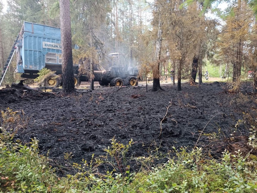 W Rekowie spłonęła maszyna należąca do leśniczych