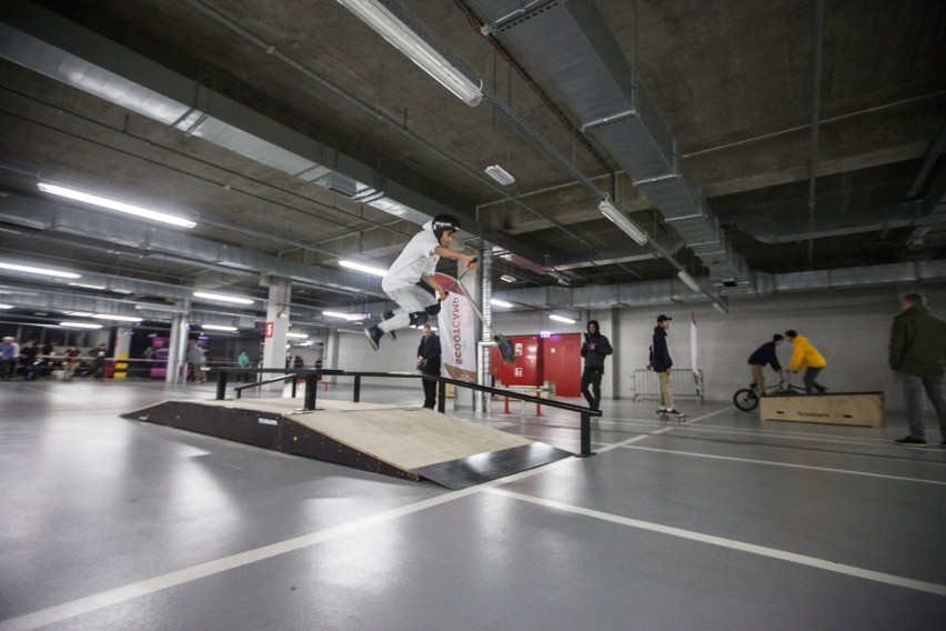 Kraków. Skate Park dla fanów rolek, desek i BMX-ów