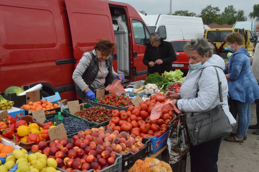 Paradoksalnie wysokie ceny truskawek są niemal takie same,...