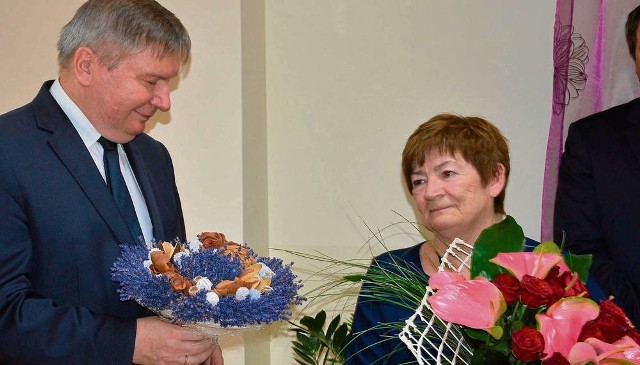 Wojewoda Jerzy Miller i uhonorowana Urszula Jarosz