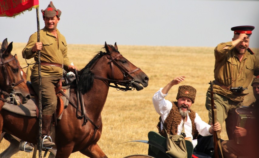 Kawaleria Budionnego. Na zdjęciu rekonstrukcja bitwy pod...