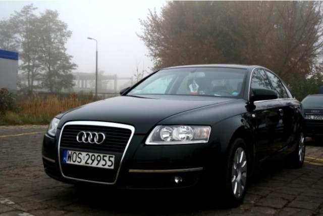 Audi A6, 2004 r., 2,0 TDI, ABS, centralny zamek. immobiliser, wspomaganie kierownicy, elektryczne szyby i lusterka, klimatyzacja, komputer pokładowy, 39 tys. 600 zł;