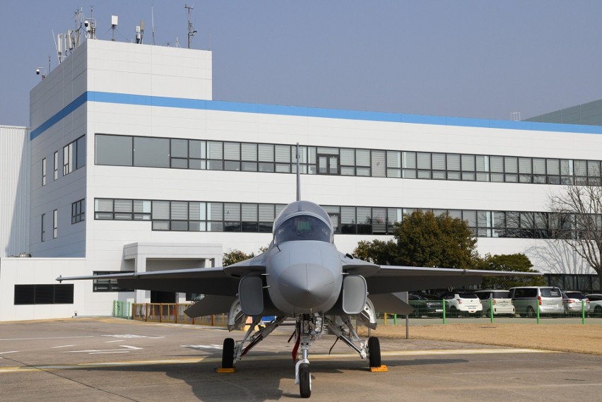 Południowokoreańskie odrzutowce FA-50 przylecą na Air Show w Radomiu. Samoloty mają już polskie barwy