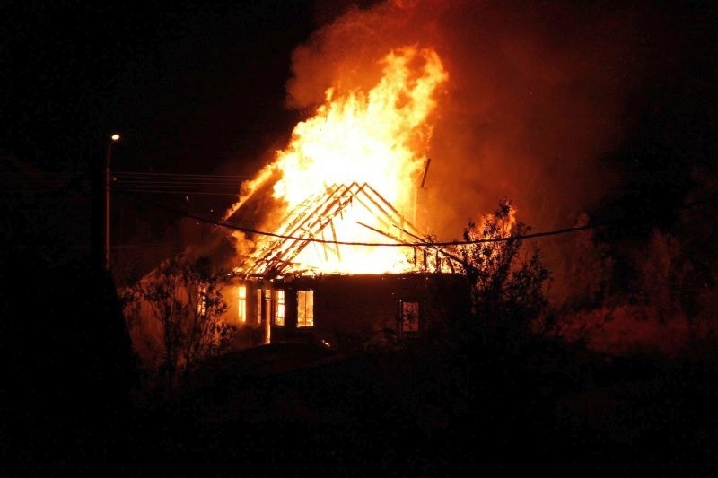 Dom spłonął niemal doszczętnie