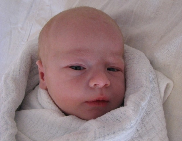 Nikola to pierwsze dziecko Anety i Adama Białków z Dębinek. Córka przyszła na świat 16 kwietnia, ważyła 3520 g i mierzyła 55 cm