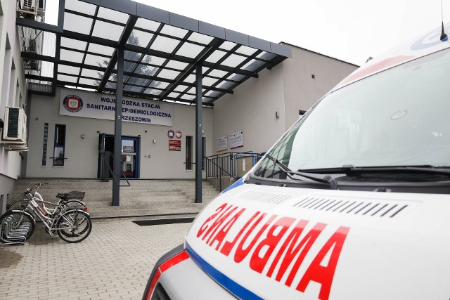 Z danych Powiatowej Stacji Sanitarno-Epidemiologicznej w Rzeszowie wynika, że w czasie niedawnej epidemii legionelli zmarło 25 osób zakażonych tą bakterią