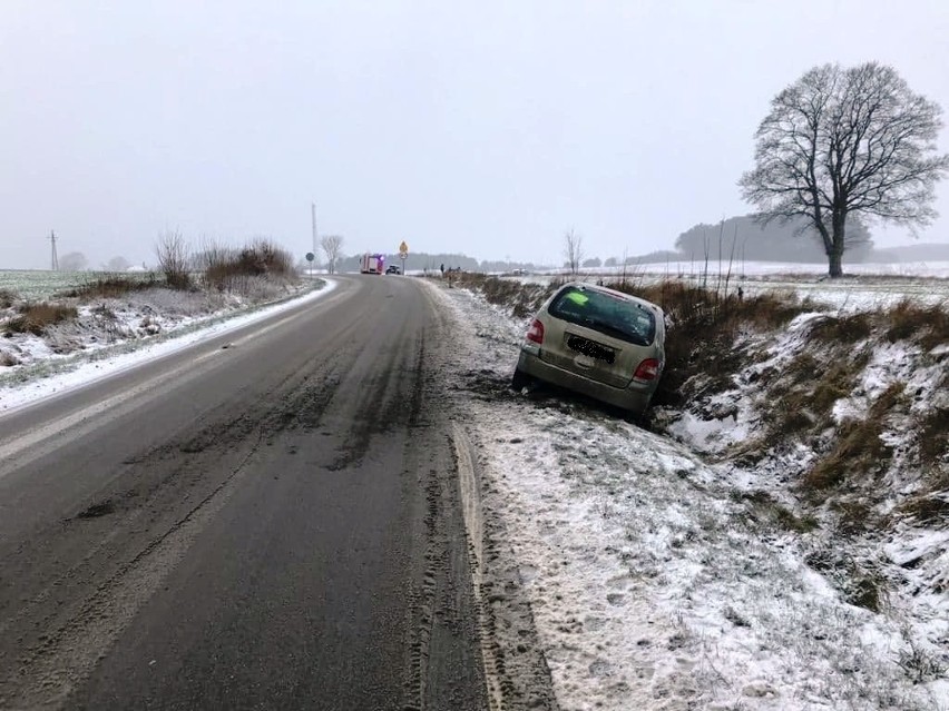 Bardzo ślisko. Kraksa za kraksą w powiecie bytowskim. Noga z...