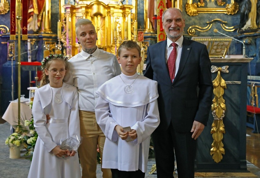 Antoni Macierewicz był gościem na pierwszej komunii w...