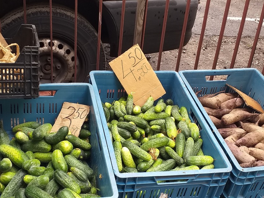 Ceny owoców i warzyw zwariowały. Rolnicy obwiniają za to suszę i upały