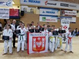 Grad medali  Inowrocławskiego Klubu Karate Kyokushin na Mistrzostwach Województwa Kujawsko-Pomorskiego Okręgowego Związku Karate w Świeciu