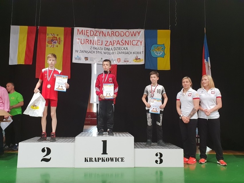 Uczniowski Ludowy Klub Sportowy Guliwer Kielce uczestniczył w międzynarodowym turnieju w zapasach w stylu wolnym i zapasach kobiet 