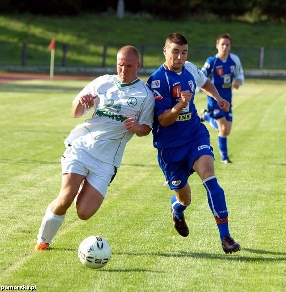 Arkadiusz Woźniak w niebieskim trykocie.