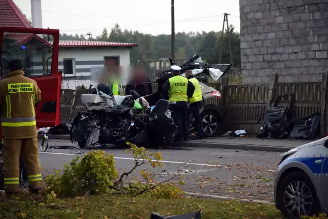 Tragiczny wypadek w Trzebielinie. Nie żyje ojciec i jego córka.