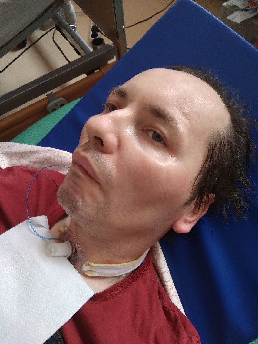 38-letni Daniel z Golcowej, ojciec dwójki małych dzieci, potrzebuje pilnej i kosztownej rehabilitacji. Rodzina prosi o pomoc