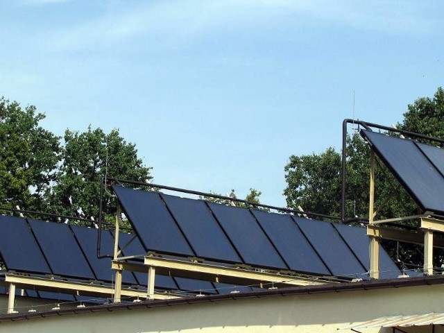 Solary to sposób na darmową energię, a więc obniżenie rachunków. Kolektory wykorzystują energię słoneczną do ogrzewania wody.