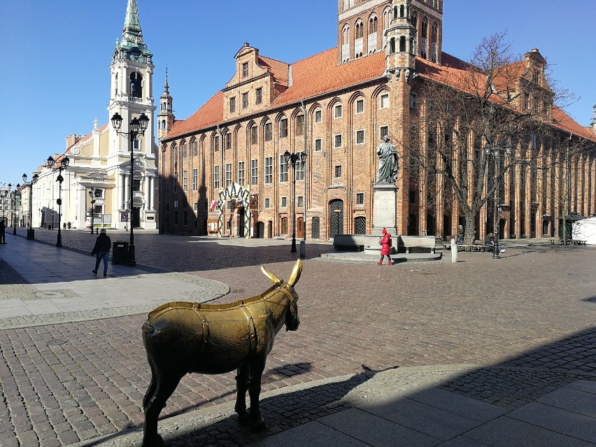 Wczoraj (24.03) rząd zaostrzył restrykcje dotyczące życia w...