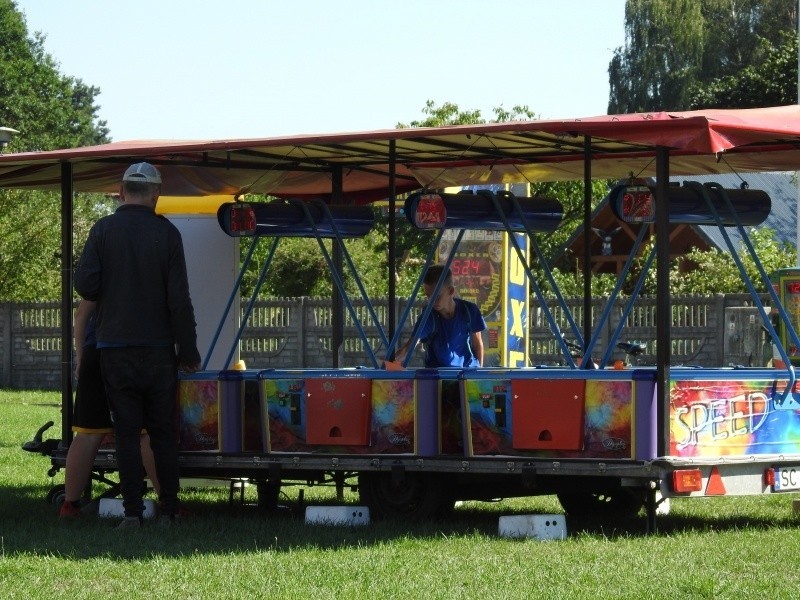 Zlot Food Trucków po raz pierwszy odbył się w Połańcu. Można było spróbować pyszności ze świata. Zobaczcie zdjęcia 