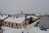 Zima nie odpuszcza. We Włoszczowie we wtorek znowu napadało śniegu. Zobaczcie zdjęcia