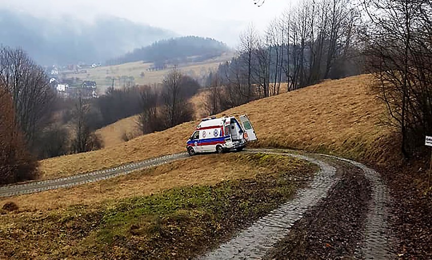 W Piwnicznej-Zdroju ratowali karetkę Pogotowia Ratunkowego