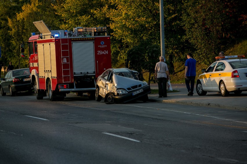 Wypadek na skrzyżowaniu al. Jana Pawła II i ul....