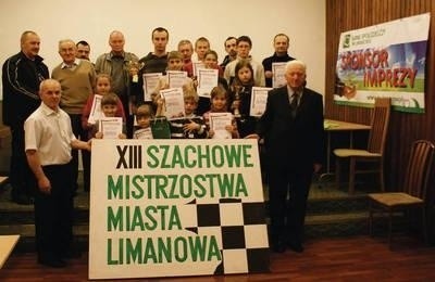 Najlepsi szachiści w mistrzostwach Limanowej Fot. archiwum
