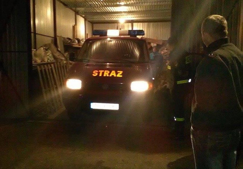 Strażacy z Ochotniczej Straży Pożarnej w Skowronnnie Górnym otrzymali nowe auto