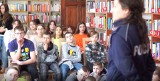 Zagrożenia w internecie dzieciom z Częstkowa i Wejherowa niestraszne. W bibliotece odbyli edukacyjne spotkanie z policjantkami | WIDEO