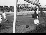 Tak wyglądały dawne mecze Gdańsk kontra Warszawa. Nie zawsze w nich grali Polacy. Sportowa historia Gdańska. Zobacz ARCHIWALNE ZDJĘCIA