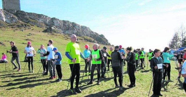 Na Jurze organizowane są regularnie zawody w nordic walking. Trasy przebiegają w malowniczym, urozmaiconym terenie