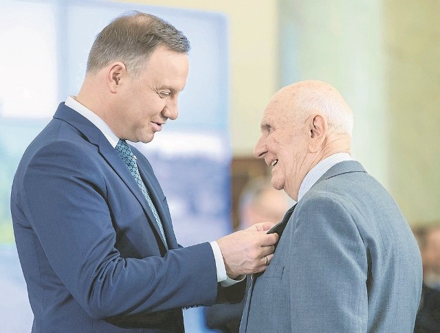Prezydent RP Andrzej Duda odznaczył Krzysztofa Czerwińskiego Krzyżem Niepodległości II stopnia.