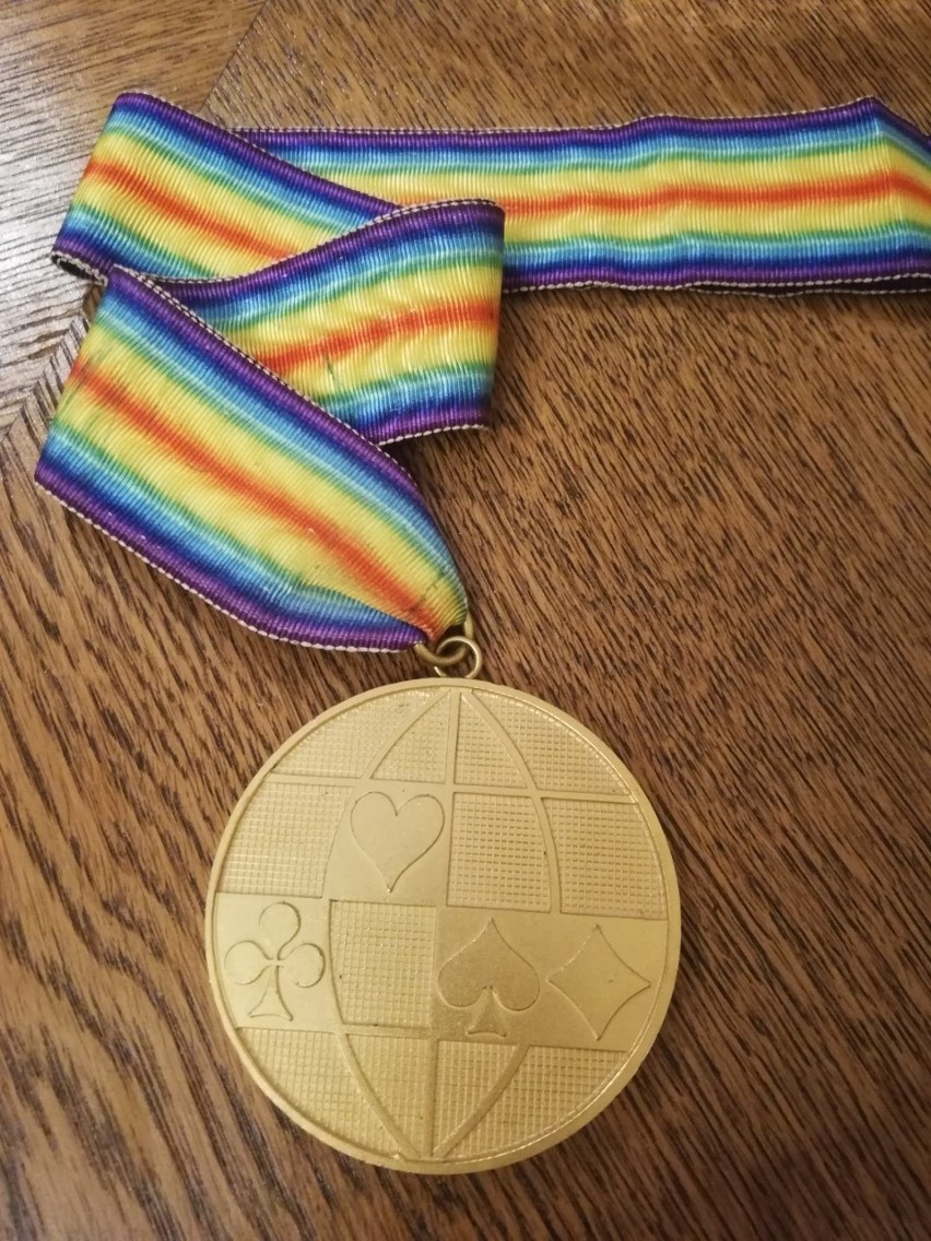 Tak wygląda złoty medal olimpijski wywalczony przez Henryka...