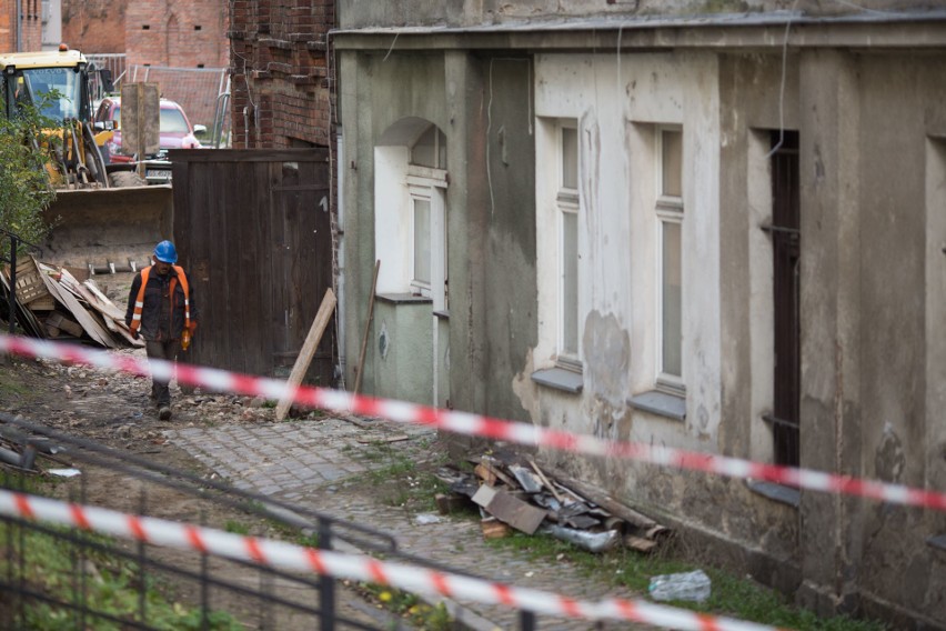 Rozbiórka budynków z 1905 roku. Prace przy rewitalizacji bulwarów