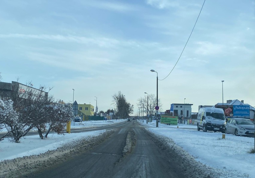 Sytuacja na drogach regionu: Ostrołęka, Białobiel, droga na Przasnysz 12.12.2022